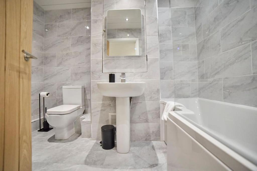 High Spec Spacious 2Bd Apt, Parking, Nr Newcastle Gateshead Exterior photo